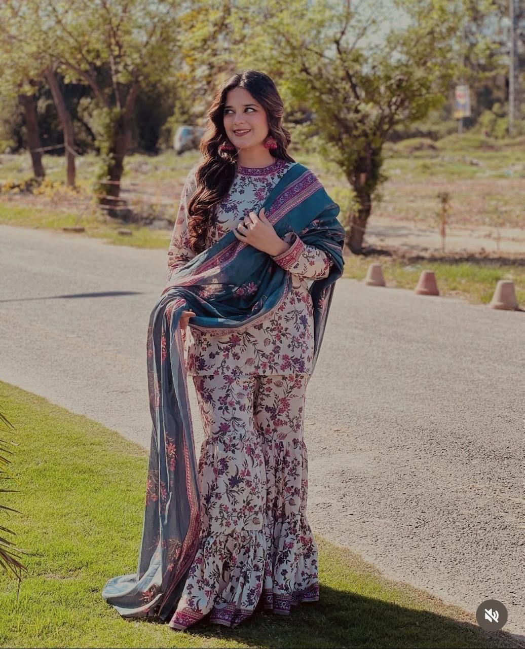 BAROQUE Exclusive Printed Khaddar 3PC – Soft Winter Fabric Guaranteed