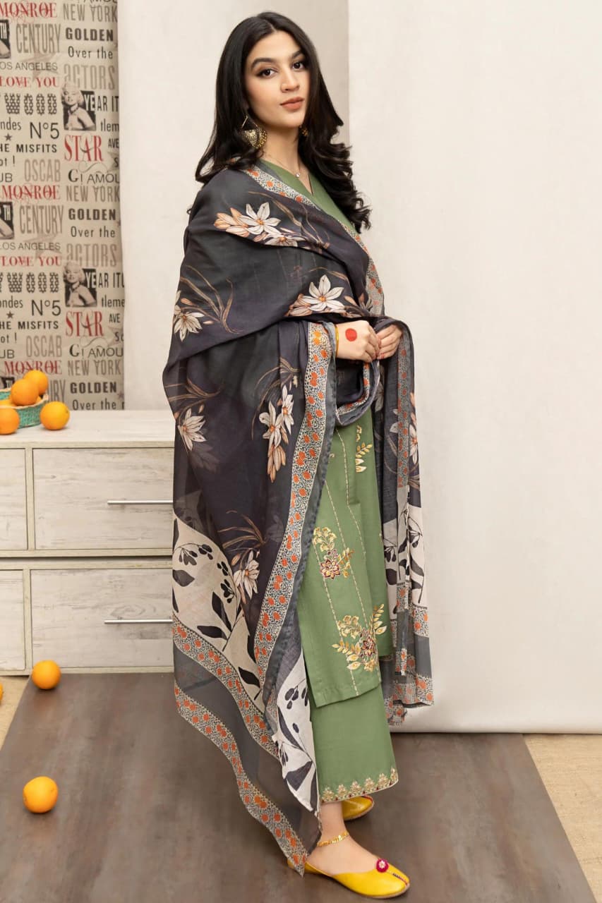 URGE Winter Grace Dhanak 3PC Unstitched Fabric with Pashmina